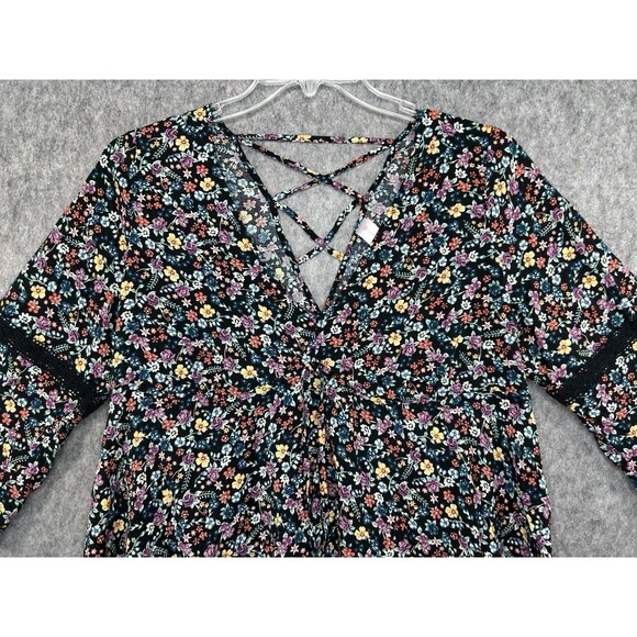 No Boundaries Black Daisy Floral Top 3/4 Sleeve Flare Crochet Sz 3X - Picture 4 of 10